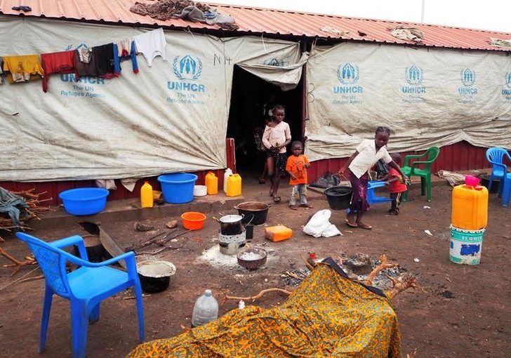 Children walk out of tents in Cacanda refugee camp in Dundo, Angola, September 12, 2017.   REUTERS/Stephen Eisenhammer/Staff