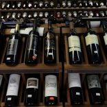 _100657000_wine