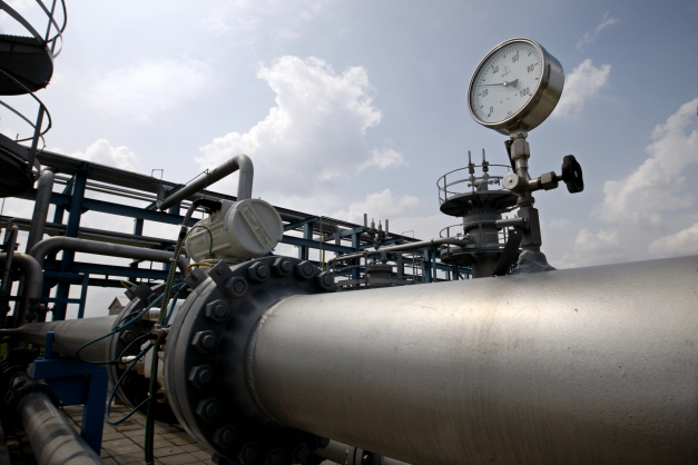 gas-pipeline-and-gauge (3)
