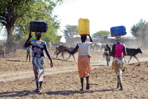 women.lusa.mozambique