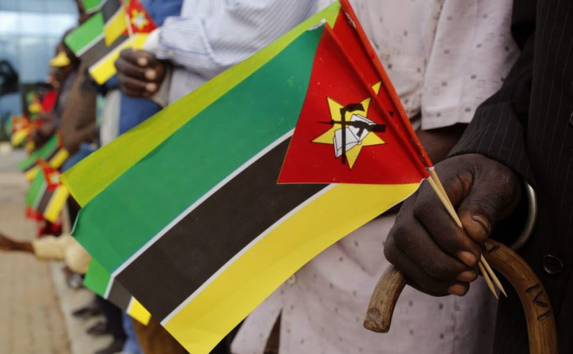 Mhoje_mozflagsstartribune_photo_jpg-825x510-1