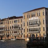 Cà_Foscari_and_Giustinian_palaces_from_San_Toma