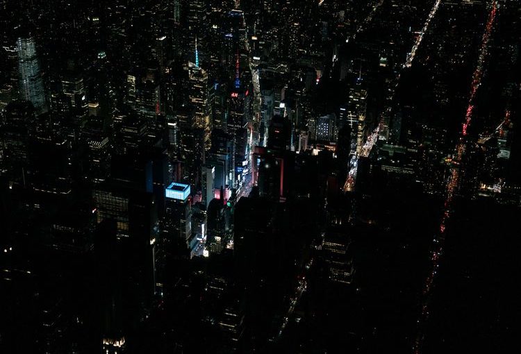 Manhattan-blackout_16beeea7bc5_large