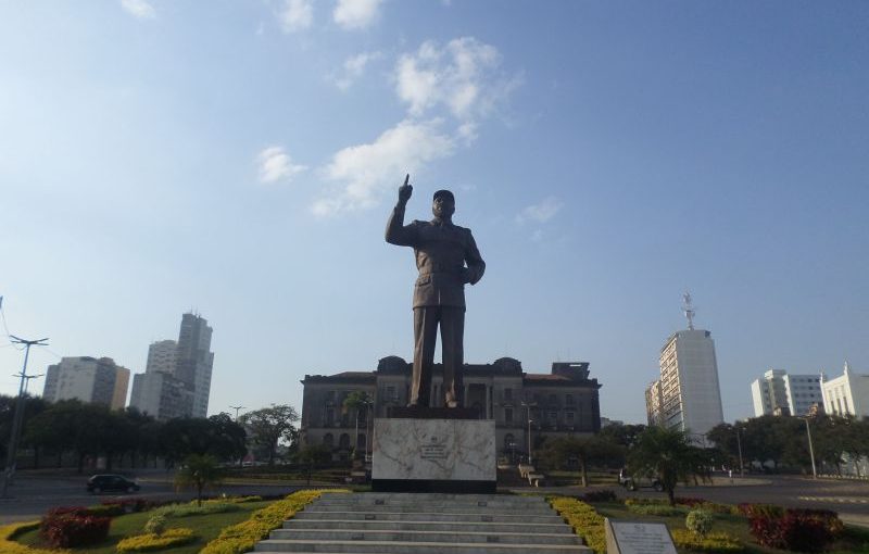 Maputo.centre.statue.lusa_