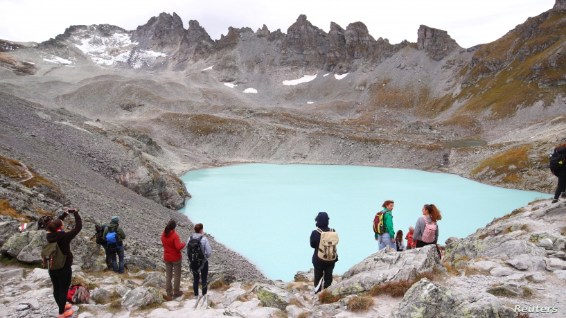 Reuters_switzerland_pizol_glacier_22sept2019