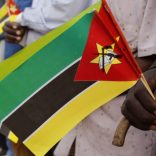 Mhoje_mozflagsstartribune_photo_jpg-825x510