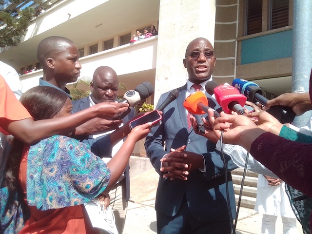 Misau-ministro-manyanga-jornalistas00-1