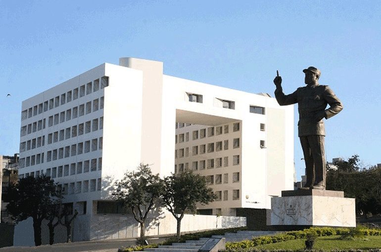 Administrativetribunal.samora.statue.maputo.not_-770x510