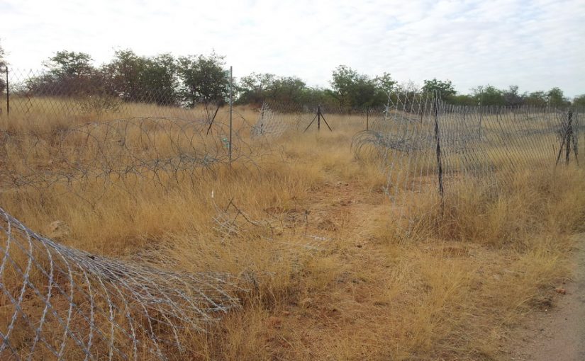 Border_frence_Musina_Sand_river_side_Dave_Peddle