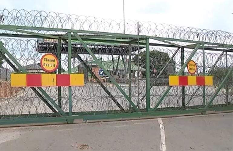 Closed.lebombo.tt_