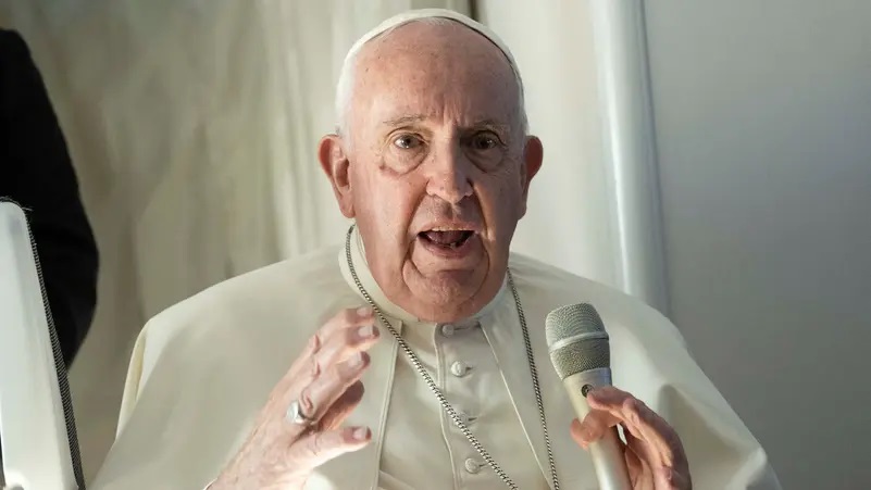 Pope.r.r