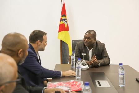 PR-recebe-representantes-da-ExxonMobil-Pemba
