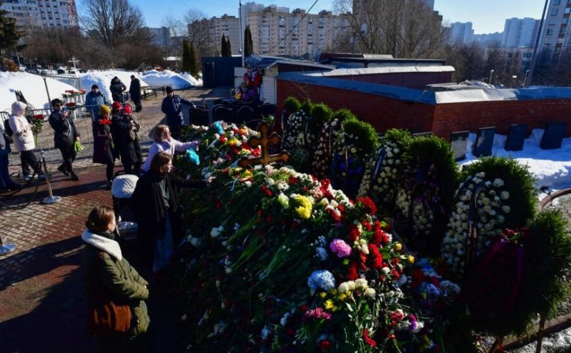 Navalanygraver.afp_
