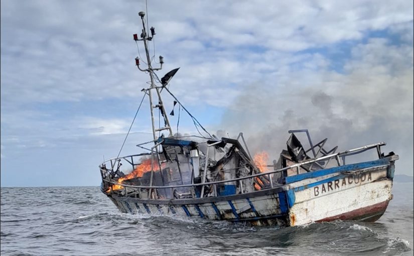 BARCO-A-ARDER-RM