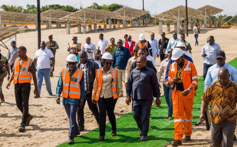 Nyusi-inaugura-Central-Fotovoltaica-de-Bazaruto-1536x1023