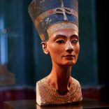 Nefertitib.r