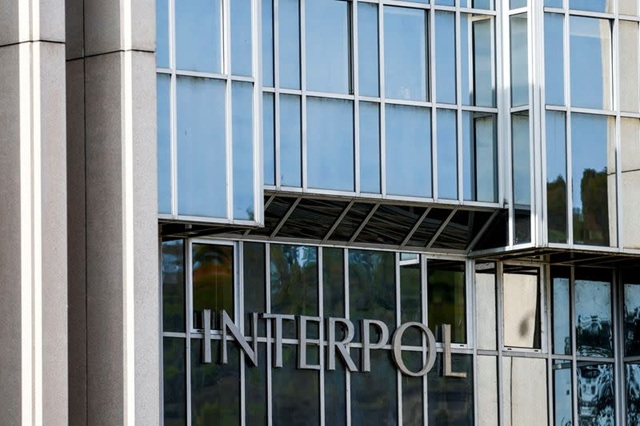 Interpoll.r
