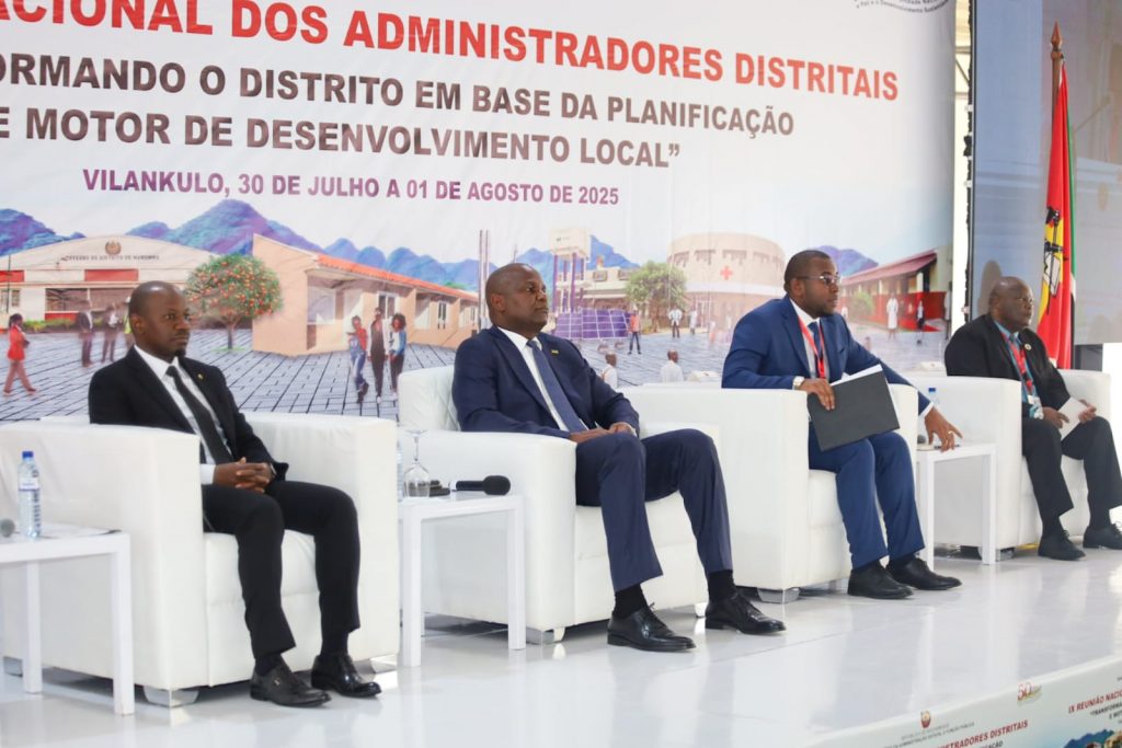 Presidente-da-Republica-dirige-abertura-da-IX-Reuniao-Nacional-dos-Administradores-Distritais-8
