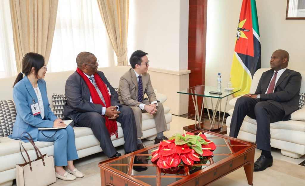 Presidente-da-Republica-recebe-representante-da-companhia-chinesa-Yucheng-Group-5-1