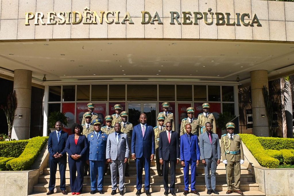 Presidente-da-Republica-recebe-saudacao-dos-membros-do-Conselho-Consultivo-e-da-Guarda-Penitenciaria-pelos-50-anos-do-SERNAP-2
