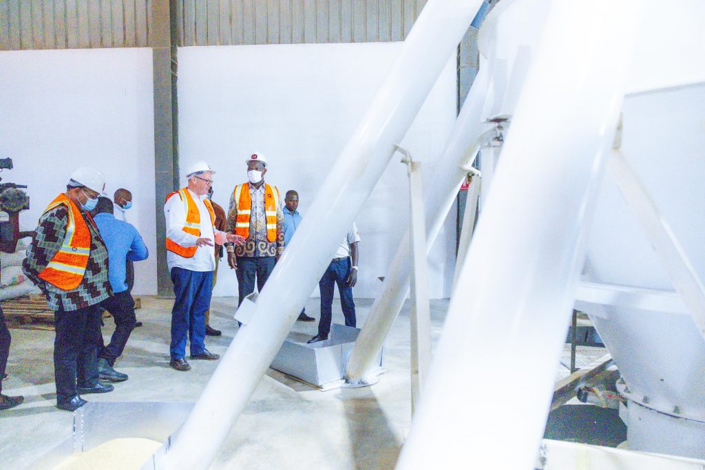 Presidente-da-Republica-visita-fabrica-de-racao-no-distrito-de-Gurue-provincia-da-Zambezia-7