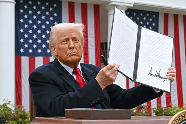 Letterstrump.afp_