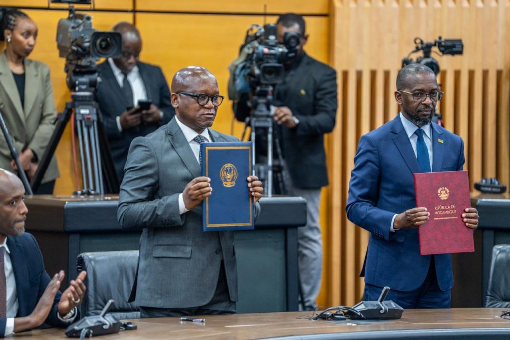 Delegacoes-de-Mocambique-e-do-Ruanda-assinam-instrumentos-juridicos-de-cooperacao-1