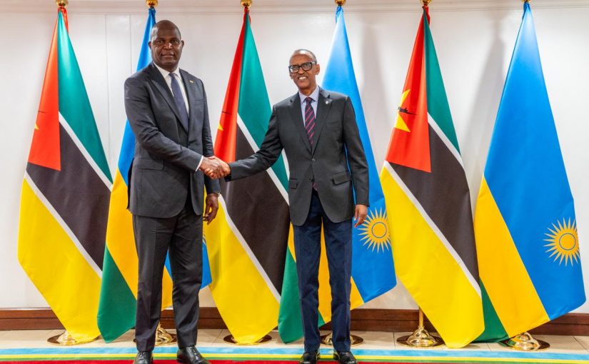 Presidentes-Daniel-Chapo-e-Paul-Kagame-mantem-encontro-tete-a-tete-e-lideram-conversacoes-oficiais-entre-as-duas-delegacoes-3