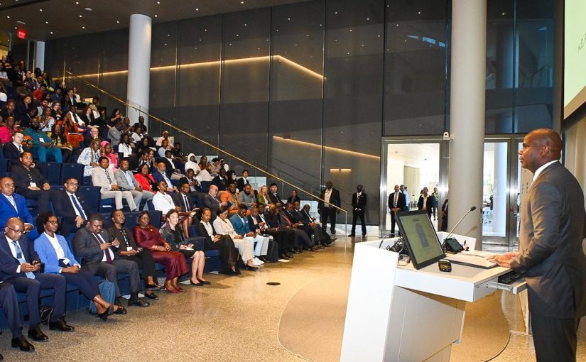 PR-profere-oratoria-durante-a-Columbia-Africa-Conference-2025-na-Universidade-Columbia-em-Nova-Iorque-4