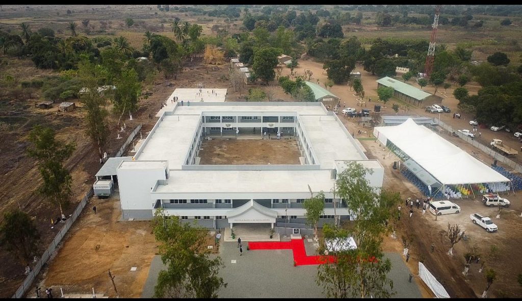 Presidente-da-Republica-durante-a-inauguracao-de-10-escolas-erguidas-no-ambito-da-reconstrucao-pos-ciclone-Idai-na-provincia-de-Sofala-2-1