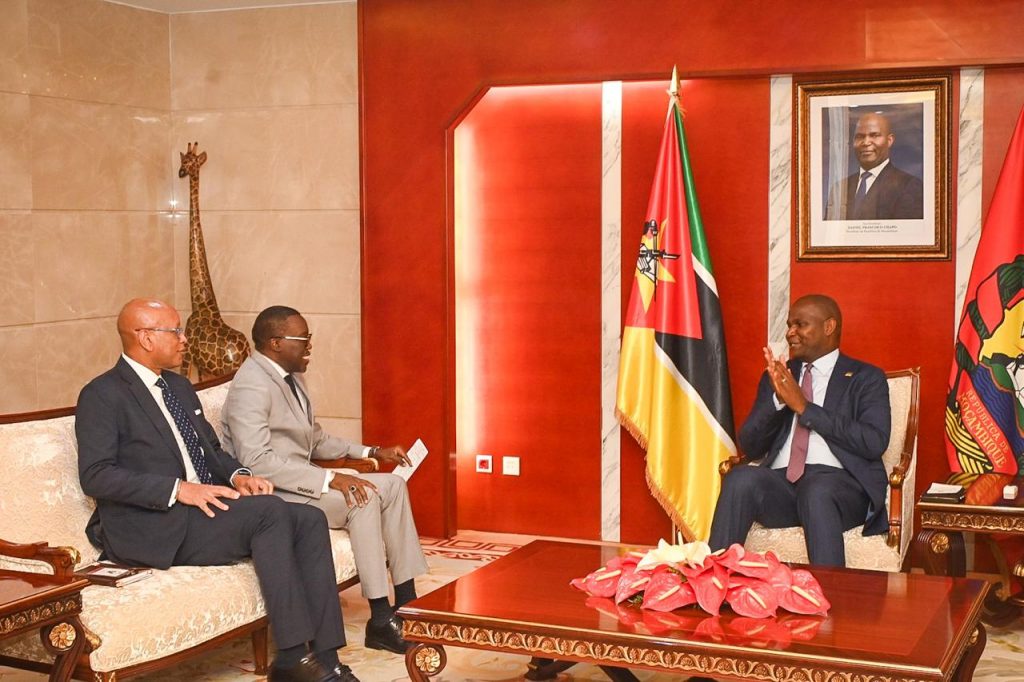 Presidente-da-Republica-recebe-vice-presidente-do-Banco-Mundial-para-a-Africa-Austral-3