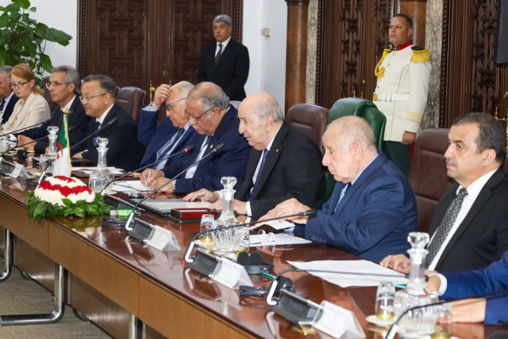 Presidentes-de-Mocambique-e-da-Argelia-lideram-as-conversacoes-bilaterais-entre-os-governos-dos-dois-paises-6-1