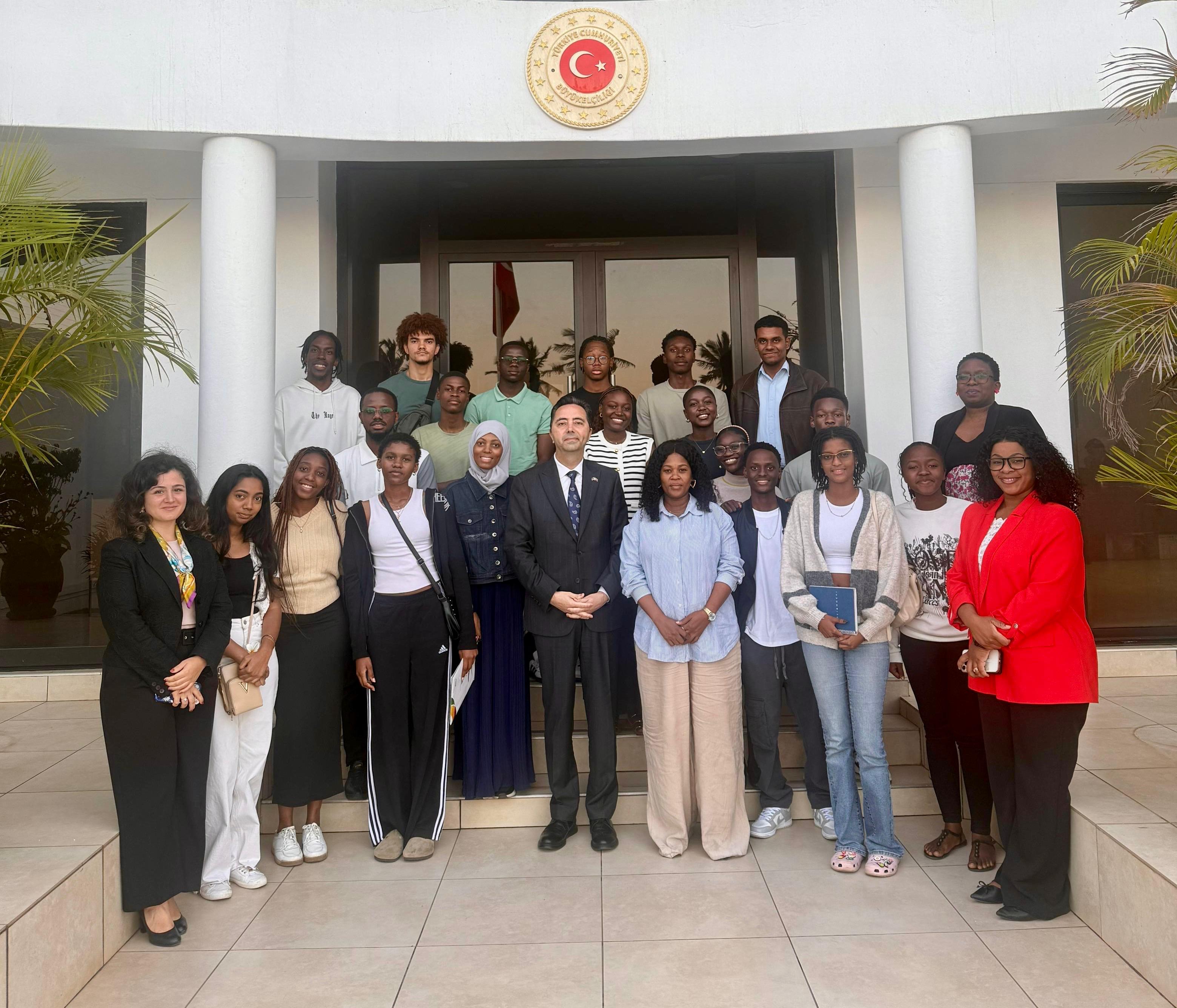Türkiye awarded 40 Mozambican students with university scholarships