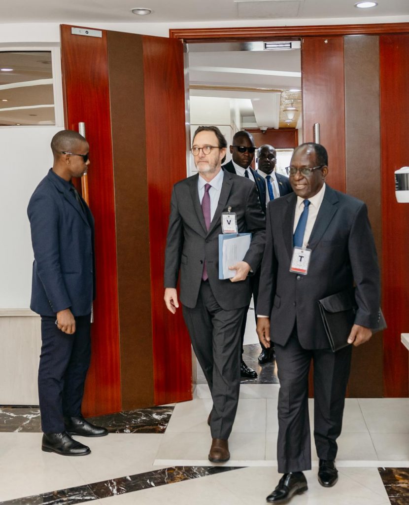 Presidente-da-Republica-recebe-em-audiencia-a-Companhia-de-Pipeline-Mocambique-Zimbabwe-CPMZ-2