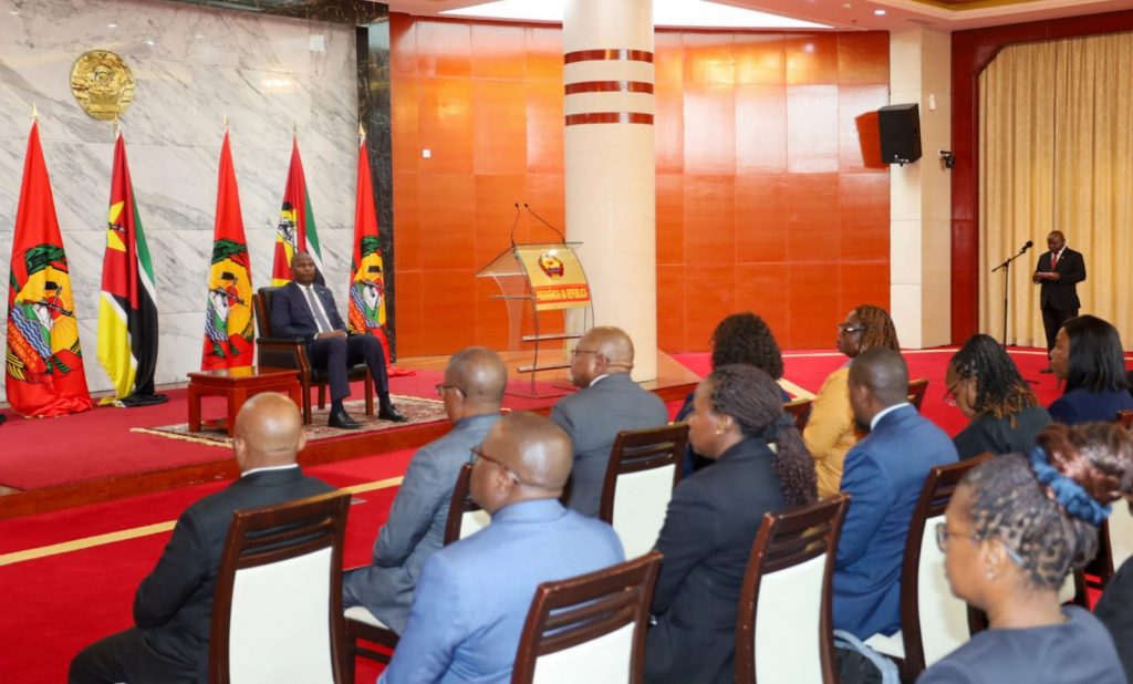Presidente-da-Republica-recebe-saudacao-da-classe-docente-por-ocasiao-do-44.o-aniversario-da-Organizacao-Nacional-dos-Professores-ONP-celebrado-a-12-de-Outubro-5