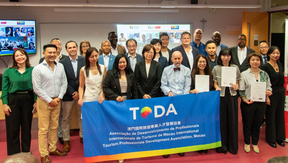 Macau, Lusophone cohort completes first sustainable tourism diploma