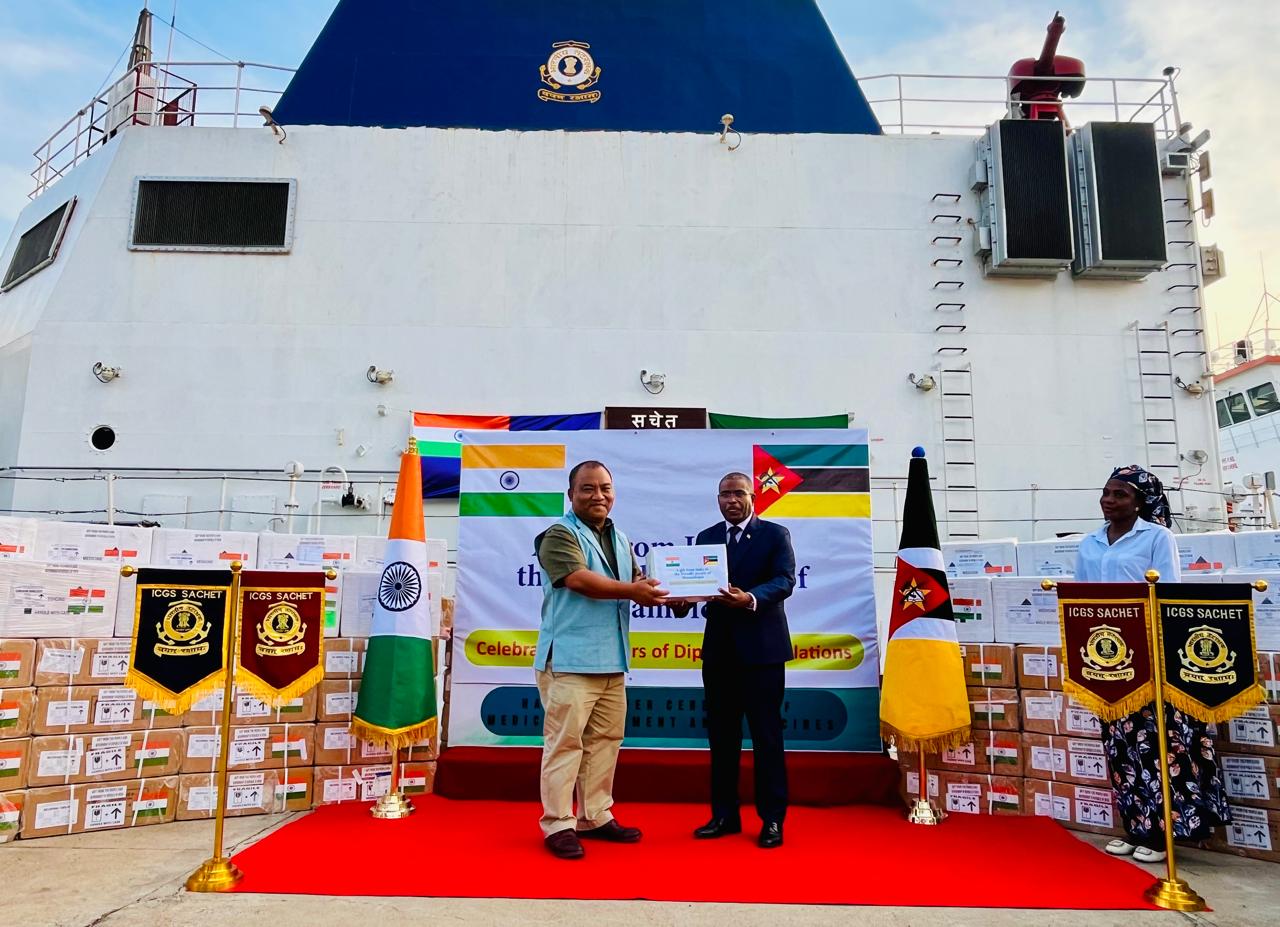 India’s Patrol Vessel Sachet makes port call at Maputo, delivers 20 metric tonnes of HADR Material to Mozambique