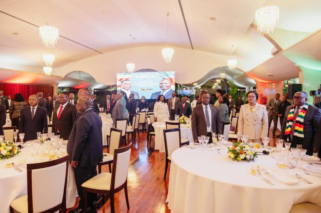 Banquete-de-Estado-em-honra-ao-Presidente-da-Republica-do-Zimbabwe-por-ocasiao-da-sua-Visita-de-Estado-a-Mocambique-10