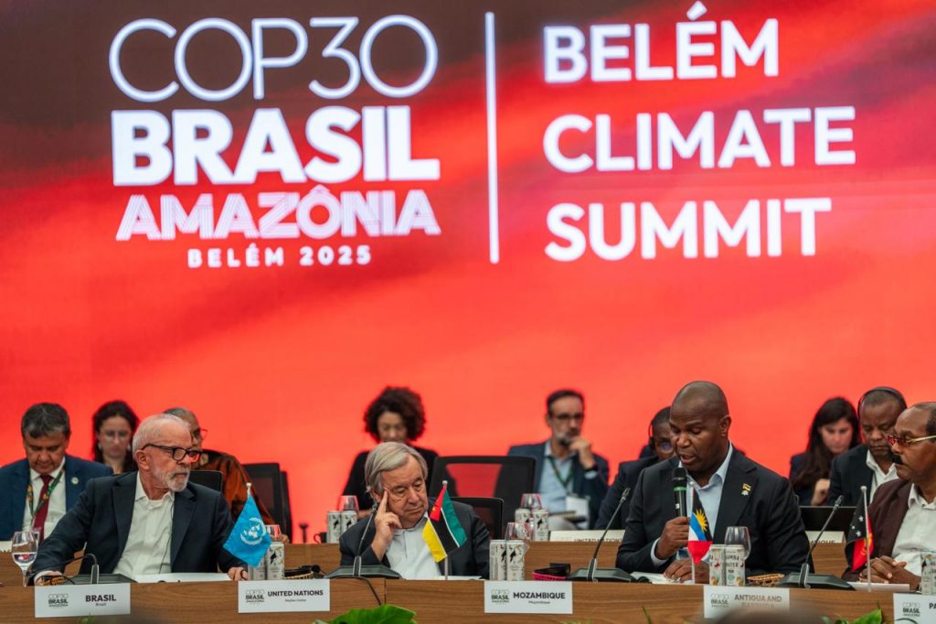 Presidente-da-Republica-na-Mesa-Redonda-sobre-Implementacao-dos-Objectivos-da-Adaptacao-em-Belem-do-Para-Brasil-3