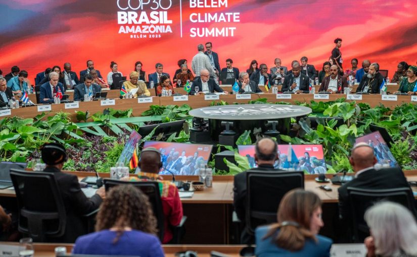 Presidente-da-Republica-na-Mesa-Redonda-sobre-Implementacao-dos-Objectivos-da-Adaptacao-em-Belem-do-Para-Brasil-8