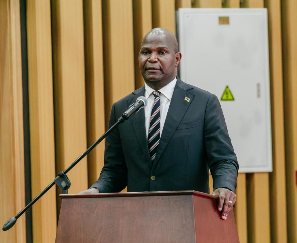 Presidente-da-Republica-participa-no-lancamento-do-livro-de-Raimundo-Pachinuapa-sobre-Luta-de-Libertacao-4